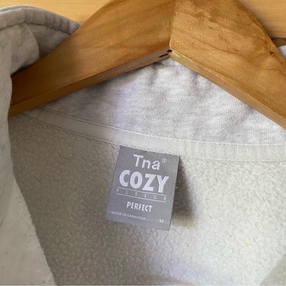 Aritzia Tna Cozy Fleece Perfect Quater Zip Sweatshirt heather grey - Picture 6 of 10